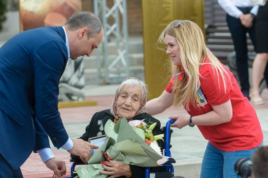 Старейшего донора крови Оренбуржья поздравили с 95-летием