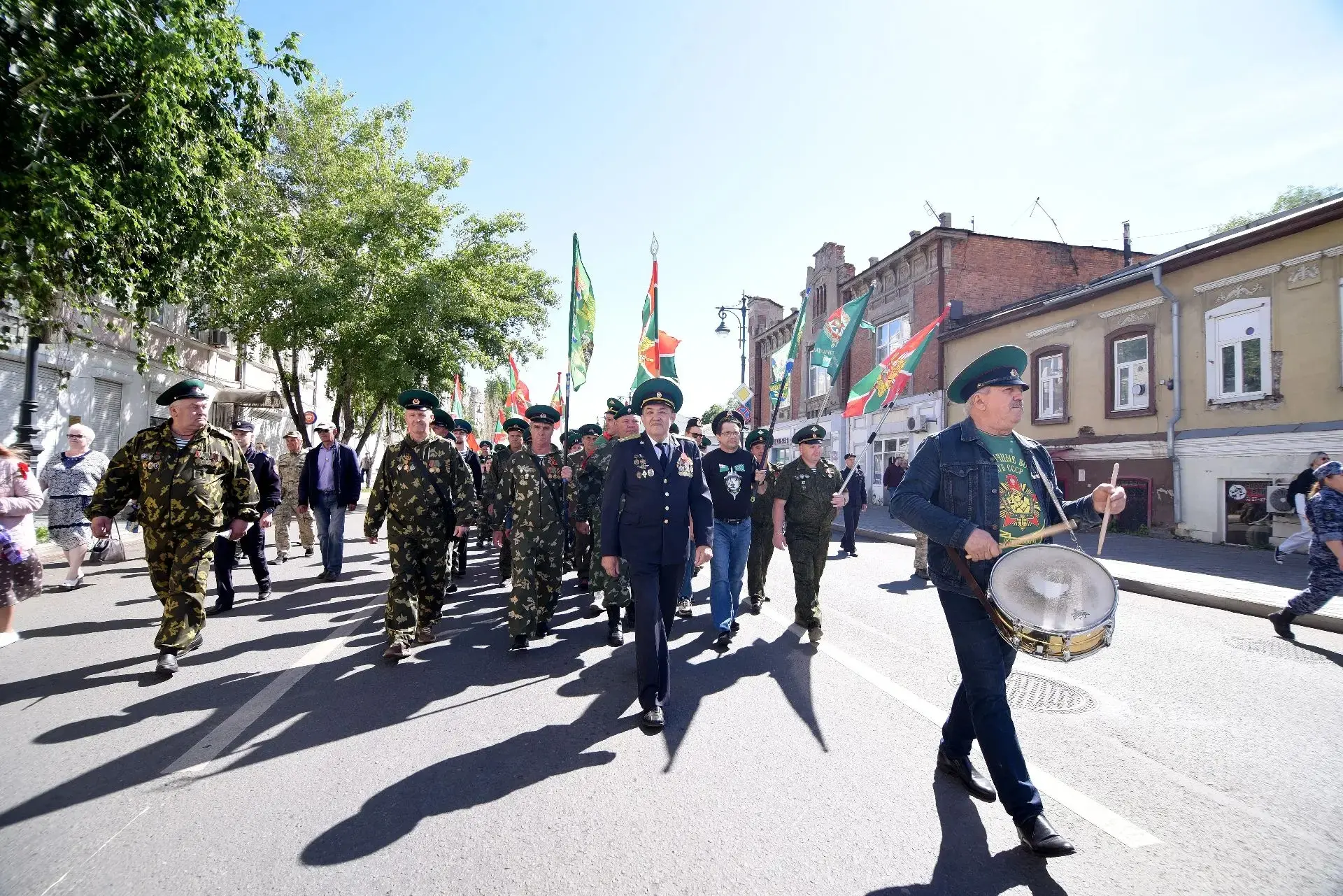 Шествие ветеранов и минута молчания: в Оренбурге отметили День пограничника