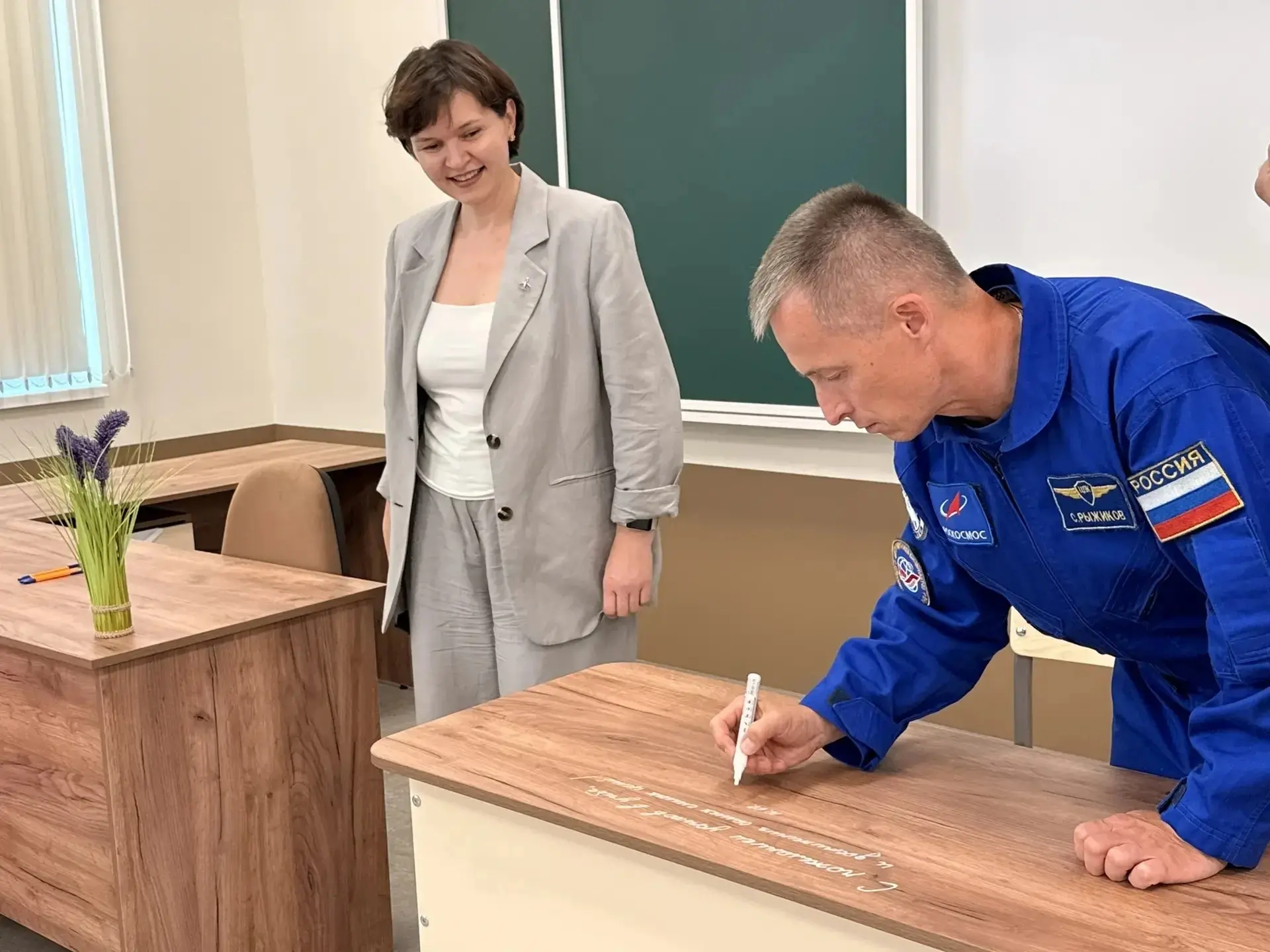 «Школьный космодром» стартовал в Оренбурге: лицеисты встретились с космонавтом Сергеем Рыжиковым