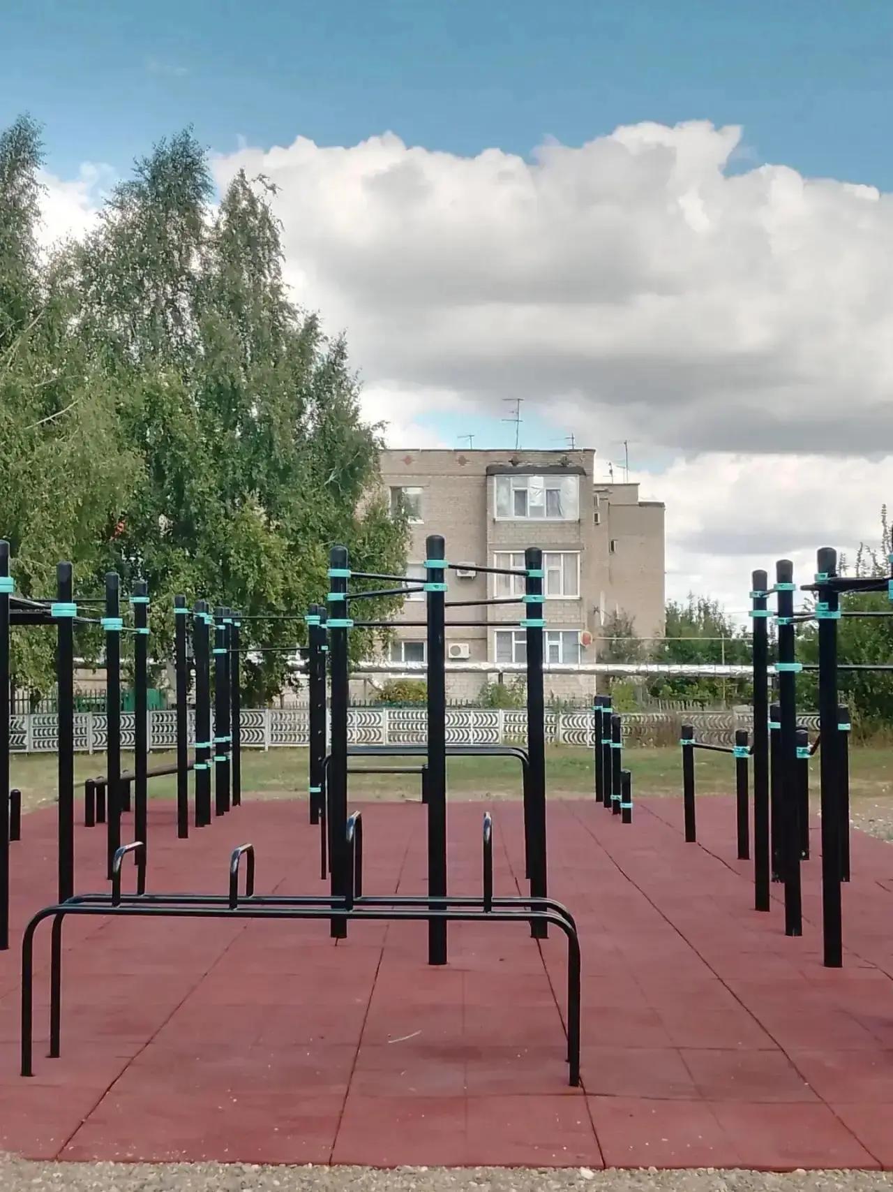 В Саракташе открылась современная спортплощадка, объединяющая классику и инновации