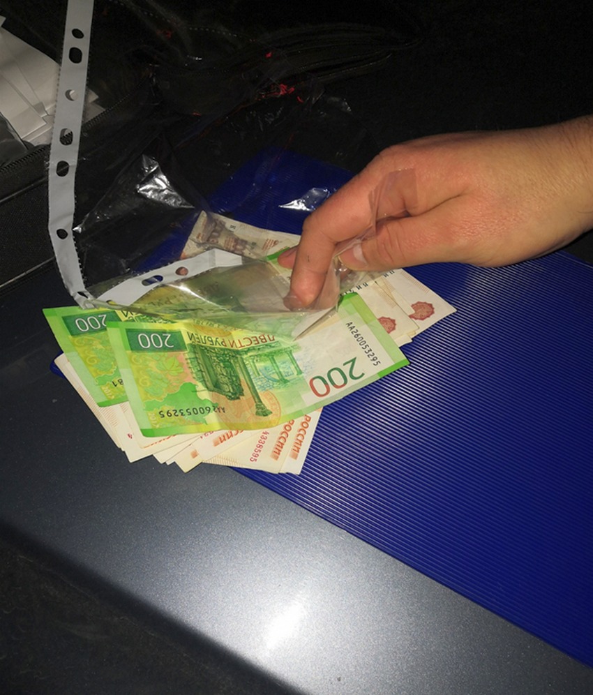 В Оренбуржье экс-сотрудника ГИБДД обвиняют в получении крупной взятки