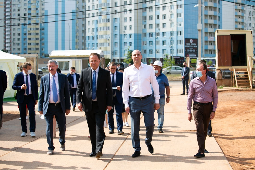 Комаров и Паслер