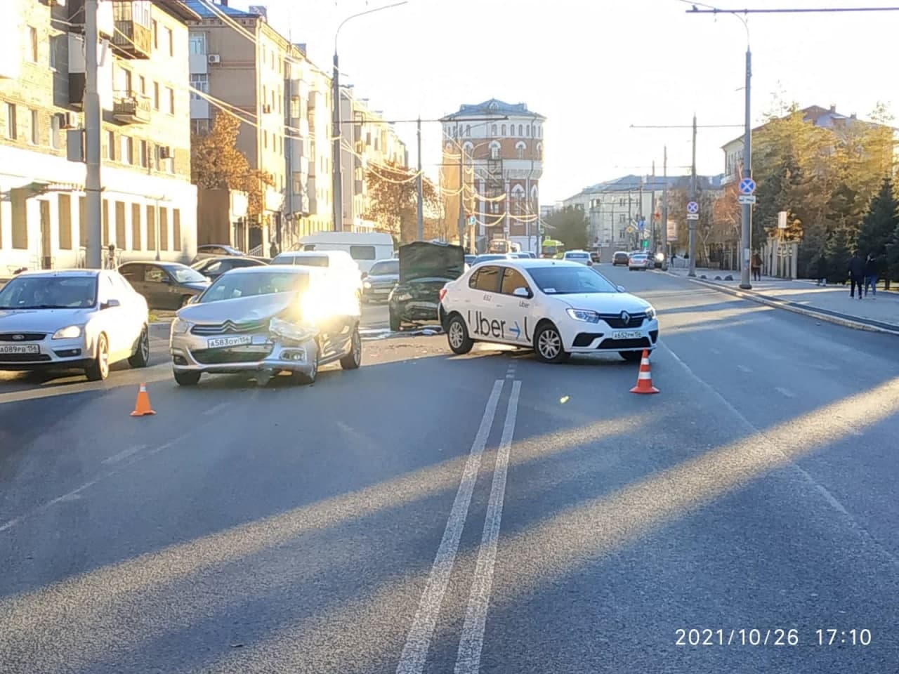 На пр. Победы в Оренбурге произошло тройное ДТП