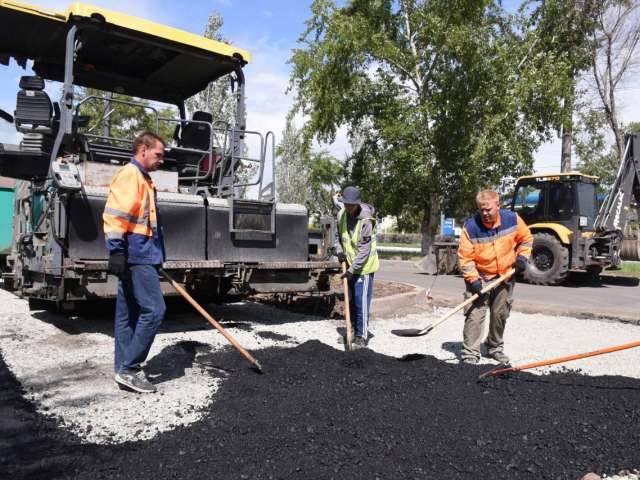 В Оренбурге ремонтируют дороги