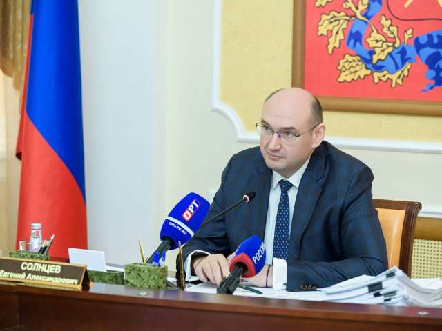 Солнцев жестко раскритиковал работу общественного транспорта в Оренбурге и дал месяц на исправление ситуации 