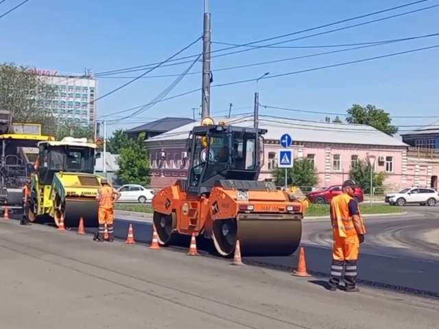 В Оренбурге ремонтируют 20 участков дорог