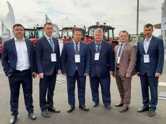 Оренбургская делегация участвует в Форуме регионов России и Беларуси