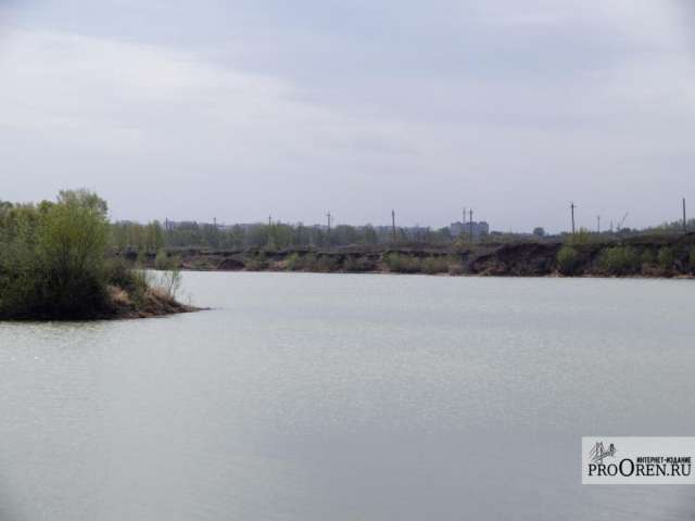 На водохранилище в Ясненском округе за борт лодки выпали трое детей и взрослый 