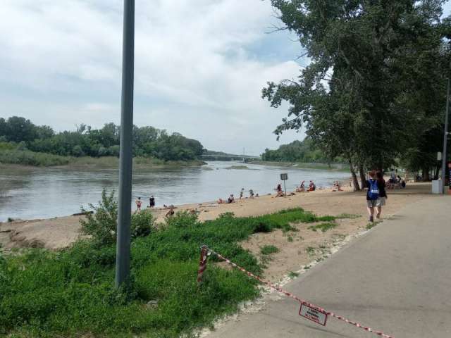 Оренбуржцам напоминают правила безопасности во время отдыха на воде