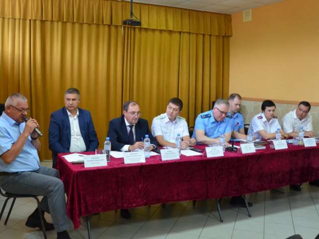 Представители «Росводоканал Оренбург» встретились с жителями села Южный Урал