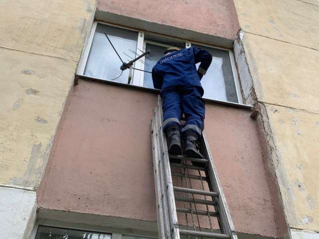 Оренбургские спасатели помогли пожилому мужчине 
