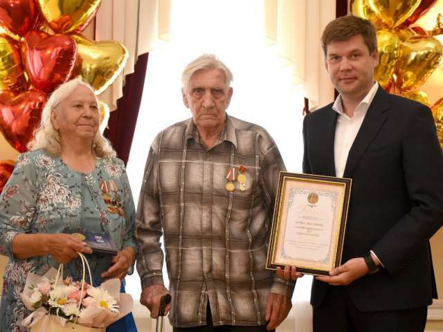 В Оренбурге вручили медали «За любовь и верность»