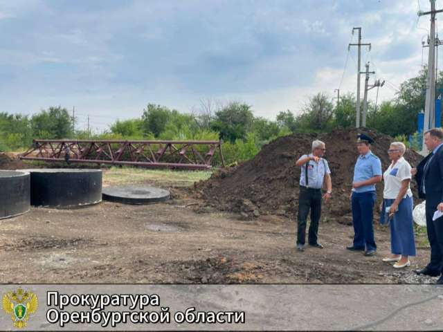 В поселке Энергетик продолжают реконструировать котельную. Прокурор оценил ход работ 