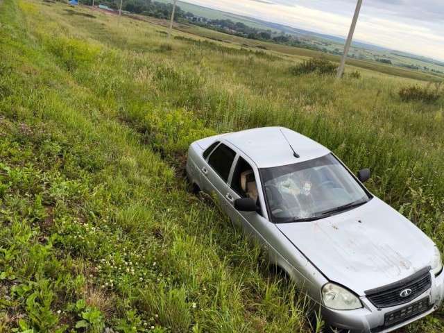 В Абдулино молодой человек угнал автомобиль и попал в аварию