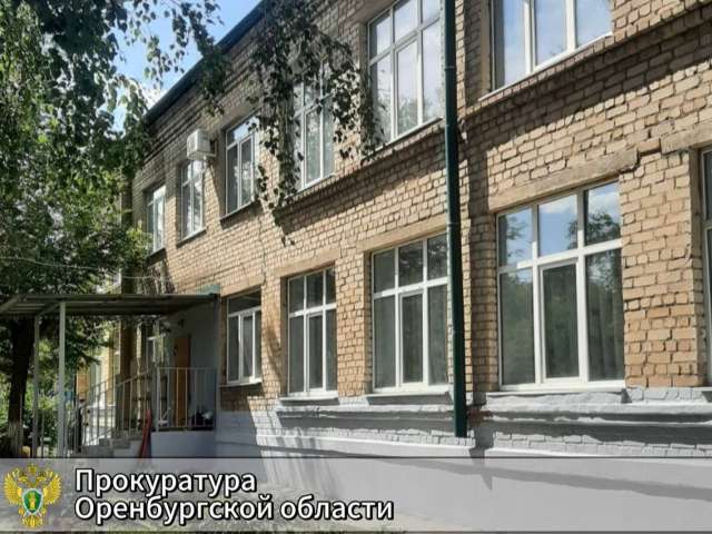 Суд взыскал 700 тысяч рублей ущерба с подрядчика, сорвавшего капремонт в детсаду Орска