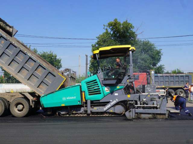 В Оренбурге ремонтируют дороги в селах и поселках