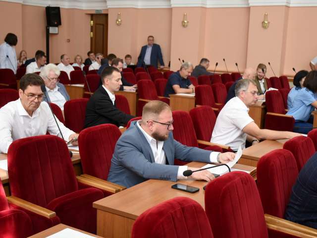 Депутаты Оренбургского горсовета рассмотрели ряд вопросов на внеочередном заседании