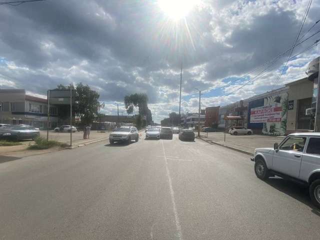 В Оренбурге столкнулись три легковушки, есть пострадавший 