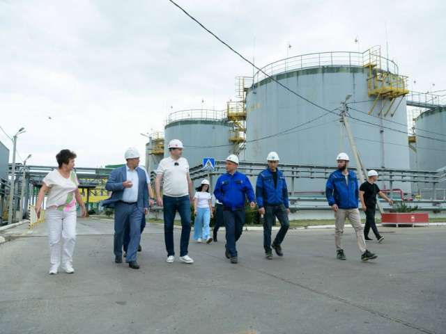 От производства до образования: Евгений Солнцев посетил Сорочинский округ