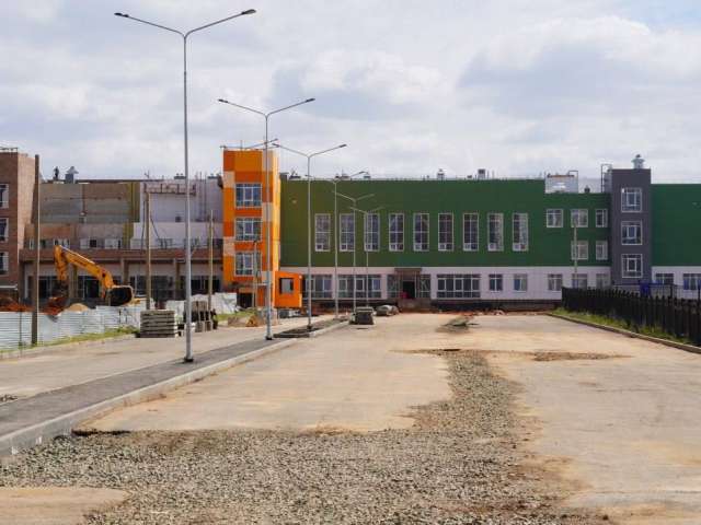 Строительство крупнейшей школы в Оренбурге близится к завершению