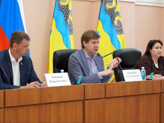 Врио главы Оренбурга обсудил с председателями СНТ вывоз мусора