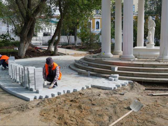 Благоустройство сквера имени В.И. Ленина в Оренбурге готово на 50%