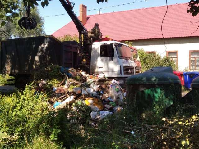 С улиц Оренбурга вывезли более 1500 кубометров мусора