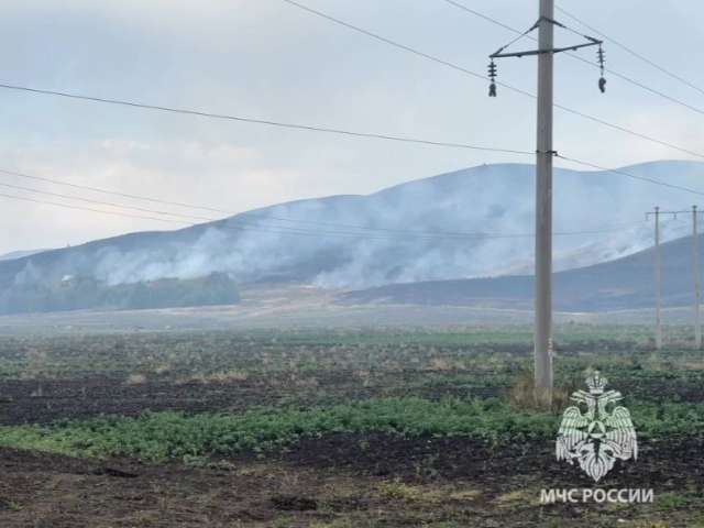 В районе Кувандыка локализован степной пожар, выжжено 5700 гектаров