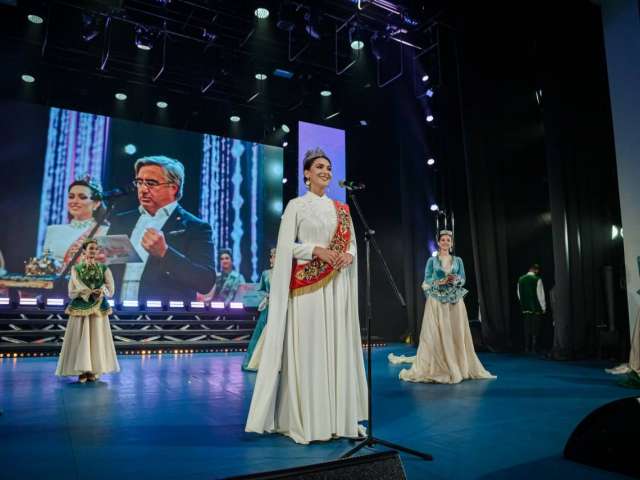 12 красавиц, одна корона: в Оренбурге определил лучшую «Татар кызы – 2025»