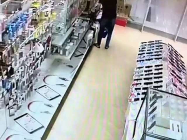 В Оренбурге «меломан» похитил четыре колонки из магазина