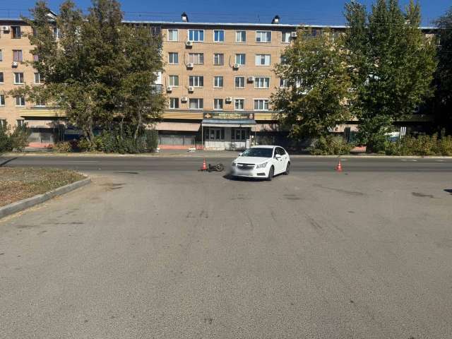 В Оренбурге водитель «Шевроле» сбил мужчину на электровелосипеде