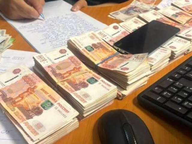 В Оренбурге задержан курьер мошенников, забравший 7,7 млн рублей у пенсионерки 