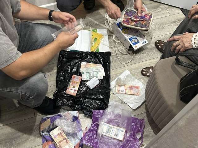 Оренбургские полицейские задержали мошенников, которые обманули пенсионеров на 10 млн рублей