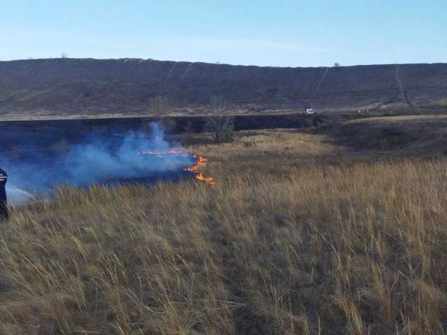 В Сакмарском районе потушили возгорание сухой травы у горы Гребени