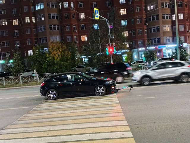 В Оренбурге на улице Салмышской в ДТП пострадал водитель электросамоката