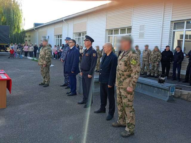 Депутаты Оренбургского горсовета проводили бойцов ОМОНа для выполнения задач СВО 