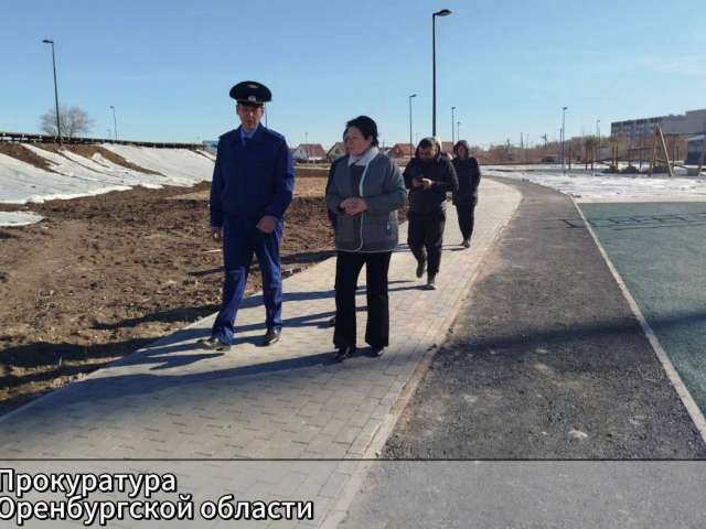 От детской площадки до террас: прокурор оценил обустройство пруда в Ясном