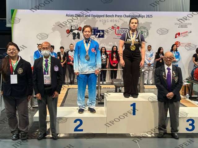 Оренбурженка Дарья Ломацкая стала чемпионкой Азии по жиму штанги лежа 