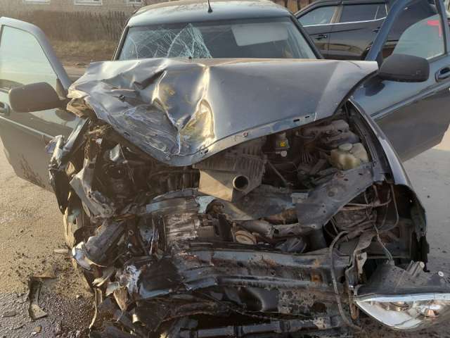 В Соль-Илецке школьный автобус столкнулся с «Ладой»: пострадала 17-летняя школьница