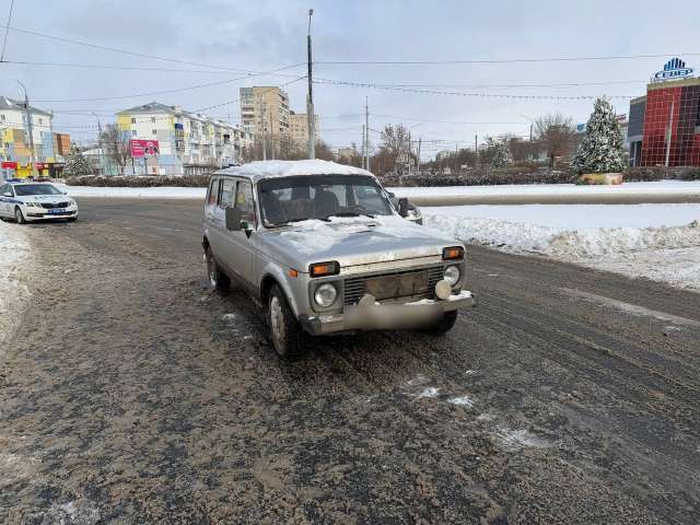 В Оренбурге на проспекте Дзержинского под колеса «Нивы» попал мужчина