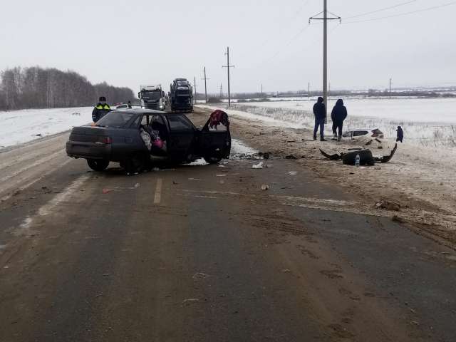 В ДТП на трассе «Казань-Оренбург» пострадали два человека 