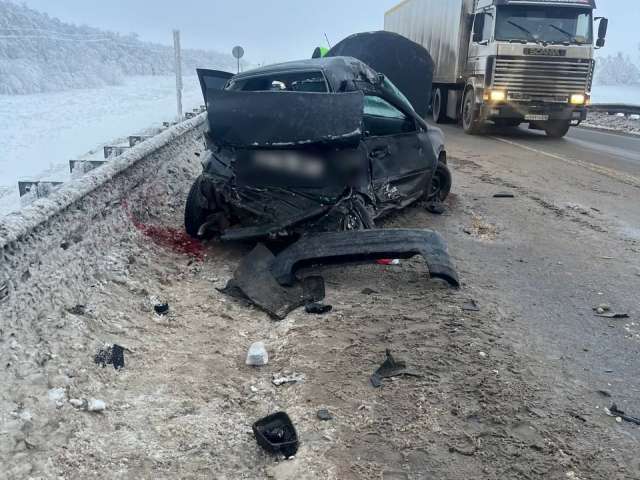На трассе в Оренбуржье произошло смертельное ДТП с участием бензовоза и легковушки