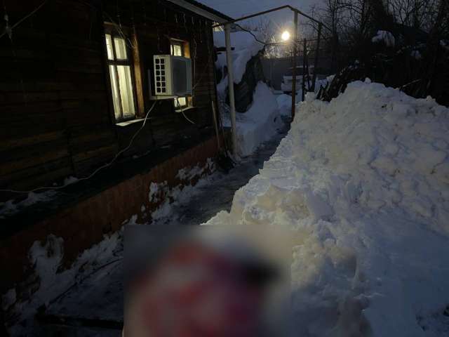В Саратове мужчина погиб после схода снега с крыши дома