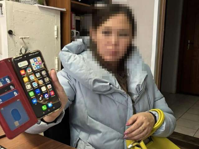 Жительница Саракташа, после открытия подозрительного файла на телефоне, лишилась 46 тысяч рублей