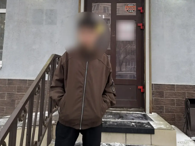 В Оренбурге молодой человек украл сейф с деньгами у знакомой и потратил их в Москве