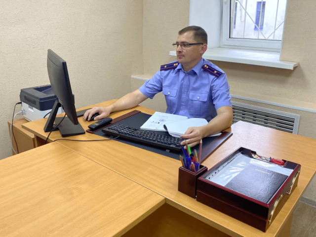 В Соль-Илецком округе директор сельской школы обвиняется в получении взятки