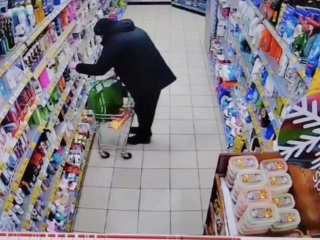 В Оренбурге магазинный вор похитил товары почти на 30 тысяч рублей