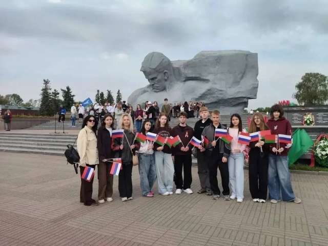 Оренбургские школьники вернулись из поездки по памятным местам Беларуси