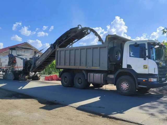 В Оренбурге проводят дорожные работы 