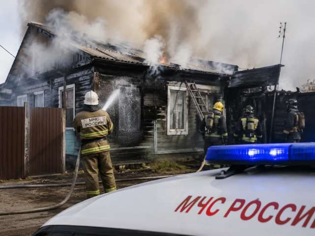 Короткое замыкание едва не стоило жизни: при пожаре в Бугуруслане пострадала женщина
